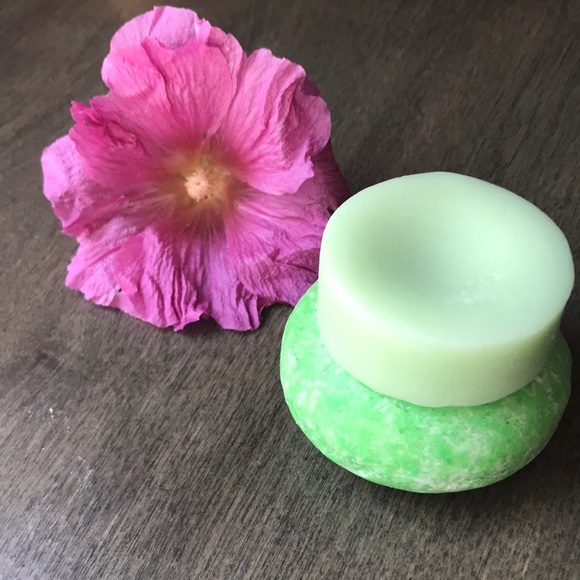 MELLOW MELON - Shampoo Bar and Conditioner Bar Bundle - Picture 2 of 9